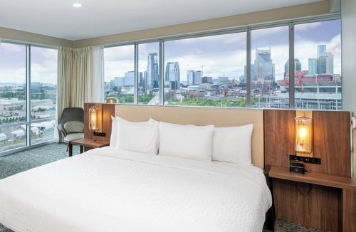 East Bank Hotel | La Quinta Inn & Suites by Wyndham Nashville Downtown/Stadium