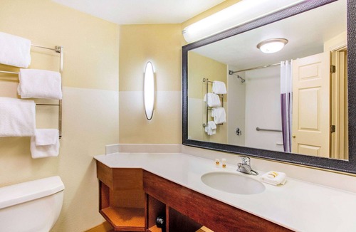 Durham Hotel | La Quinta Inn & Suites by Wyndham Raleigh/Durham Southpoint