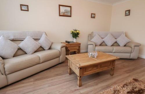 Whitby House | La Rochelle