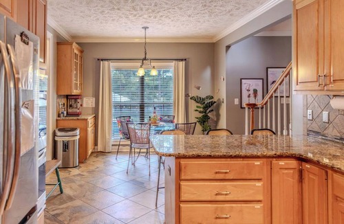Hope Mills House | Labrador LakeHouse I Billiards & Bar I Pool I Kayak I WOW-Kitchen I Fire Pit