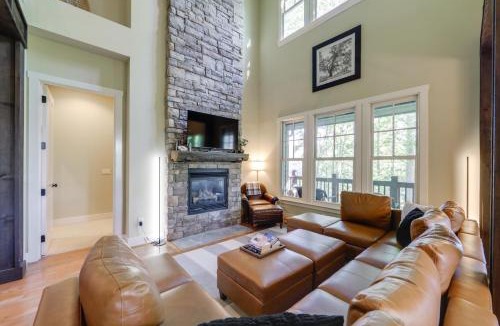 Bear Lake Reserve Apartment | Lake and Pool Access at Bear Lake Reserve Condo!