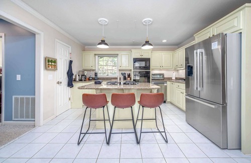 Hillsborough House | Lake Days Getaway Sum
