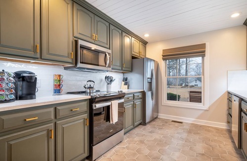 Mooresville House | Lake Escape's Sunny Daze