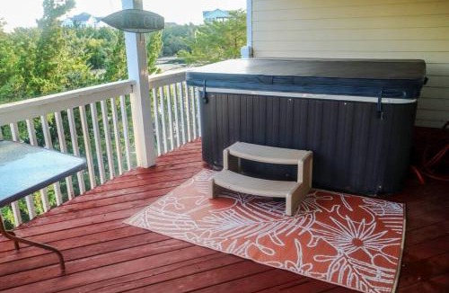 Avon House | Lake Front Modern Beach House-Hatteras Island