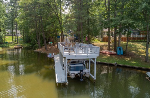 Macon House | Lake Gaston Lyons creek 3 bedroom plus bunkbed loft 2 bathroom sleeps 10-12