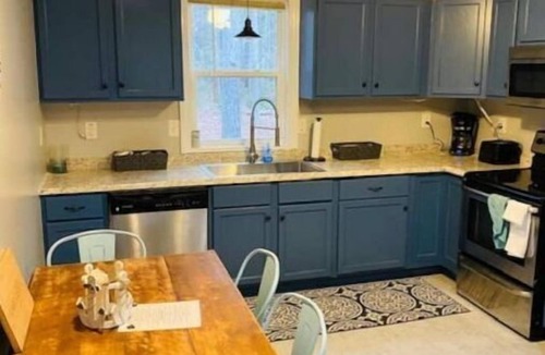 Macon House | Lake Gaston Offshore Oasis! Cabin on huge property