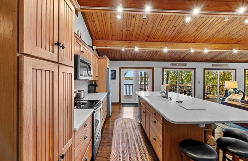 Littleton House | Lake Gaston Vista | Prime Location | Deep Water