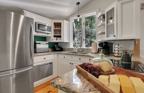 Newland Cabin | Lake, Golf & Hike at Linville Lodge in Linville Land Harbor Resort Community