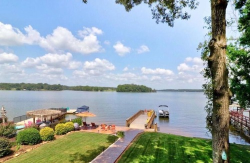 Southmont Bed & Breakfast | Lake House Oasis at High Rock Lake