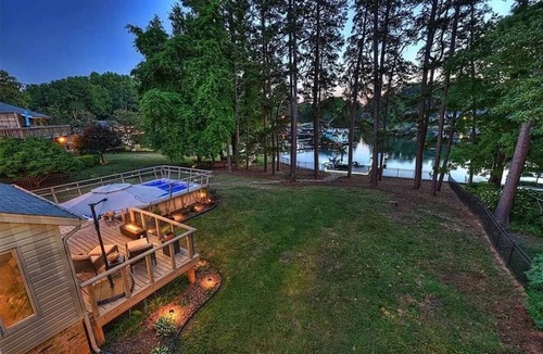 Huntersville House | Lake House on the shores of Lake Norman