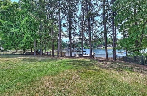 Huntersville House | Lake House on the shores of Lake Norman