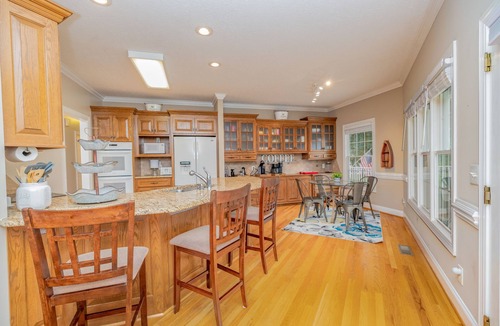 Semora House | Lake Hyco Retreat - Family Friendly, VIR, Raleigh, Durham, RDU