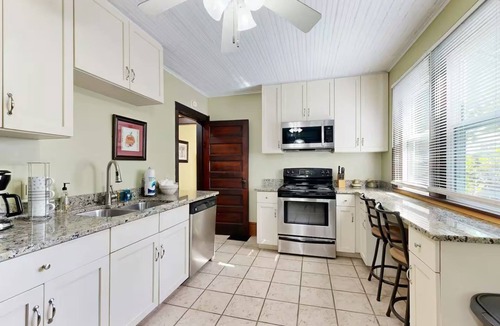 Lake Junaluska Cottage | Lake Junaluska Cabin w/Deck, Clawfoot Tub, Pool