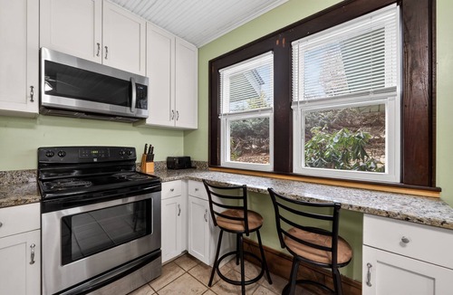 Lake Junaluska Cottage | Lake Junaluska Cabin w/Deck, Clawfoot Tub, Pool