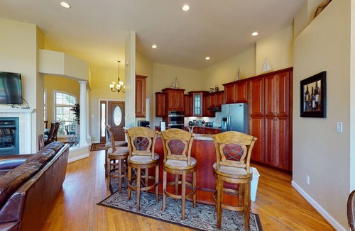 Terrell House | Lake Living - 8 bedrooms
