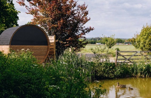 Ford Cabin | Lake Log Cabin - Hot Tub & Tranquil Surroundings
