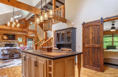 Lake Lure Cabin | Lake Lure Cabin W/ Hot Tub+ Fire Pit! - Pets Welcome!