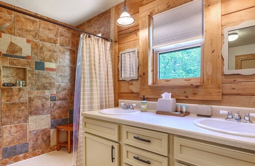 Lake Lure Cabin | Lake Lure Cabin W/ Hot Tub+ Fire Pit! - Pets Welcome!