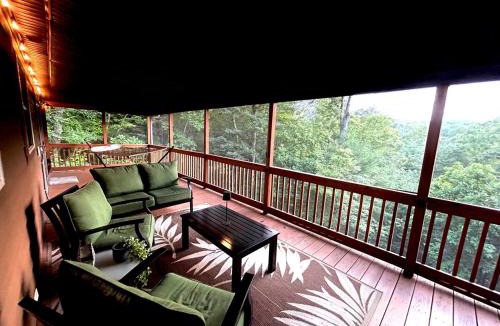 Lake Lure House | Lake Lure Mountain Cabin - Large Screened Porch - Hot Tub
