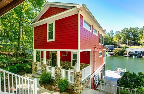 Lake Lure Cottage | Lake Lure Opens May 2026 Tucked Away Gem: Lakefront, 3Fireplaces