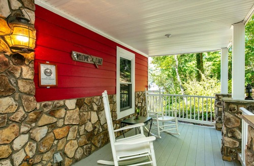 Lake Lure Cottage | Lake Lure Opens May 2026 Tucked Away Gem: Lakefront, 3Fireplaces