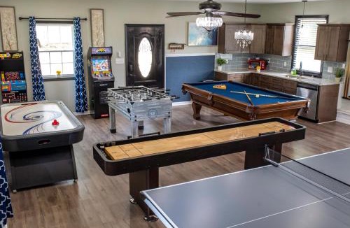 Mount Mourne House | Lake Norman Access, Pool, Hot tub, Epic Game room