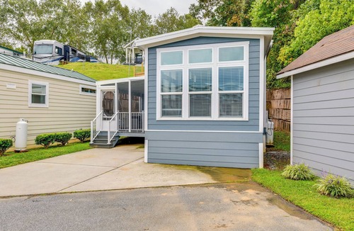 Sherrills Ford Cottage | Lake Norman Getaway w/Pool Access + Kayaking!