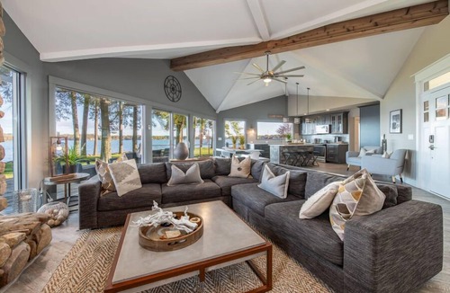 Mayhew House | Lake Norman Playaway - Beach, Hot Tub & Optional Boat Rental