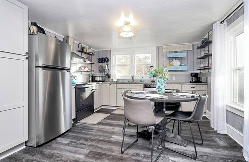 Cornelius House | Lake Norman Shabby Chic bungalow in Cornelius close to Davidson