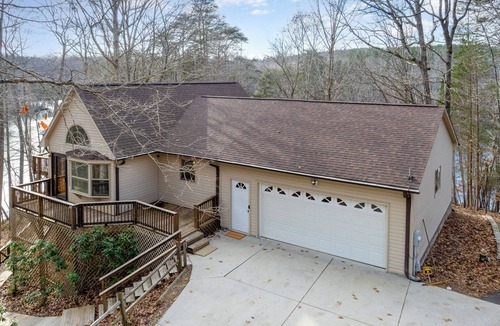 Stokes House | Lake Point Escape - Dock and Hottub on Belews Lake