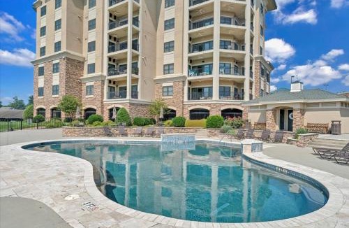 Westlake Corner House | Lake Stardust - Condo with pool ! Pet friendly