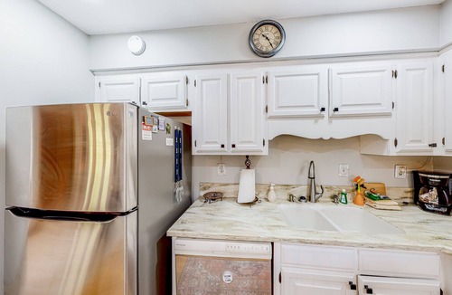 Lake Lure Condo | Lake-view dog-friendly condo with hot tub, in/outdoor pools, tennis, golf