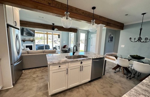 Southmont House | Lakefront 2 BR Cottage sleeps 6 with private dock, kayaks, and heated patio