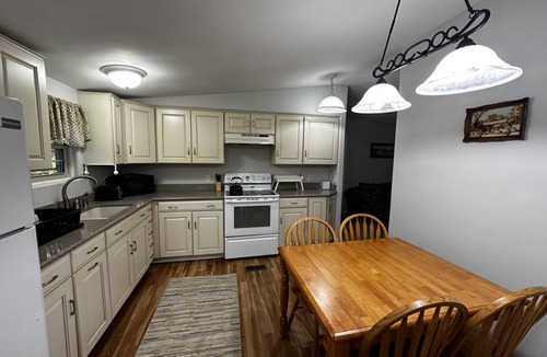 Union County House | Lakefront 4acre Lake Close to Charlotte Perfect for Weddings+Venues+Family Fun