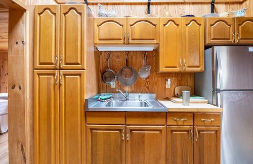 Highlands Hills Cabin | Lakefront Cabin, 2 bedrooms downstairs, 2 upstairs in loft - Sleeps 6