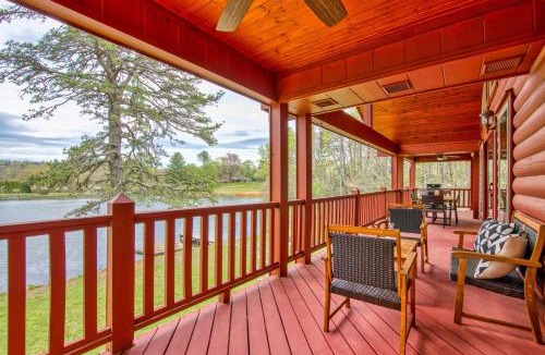 Mills River House | Lakefront Cabin & Cozy Lakeview Cottage