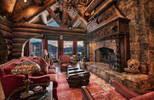 Topton House | Lakefront Cabin For Large Groups