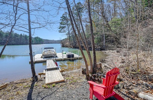 Robbinsville House | Lakefront Cabin Retreat with Dock in Robbinsville!