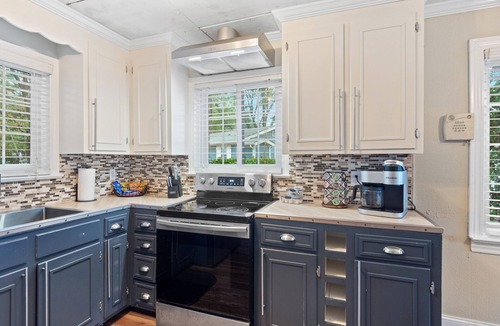 Mountain Island House | Lakefront Cottage Charlotte location, near White Water, Belmont, Airport