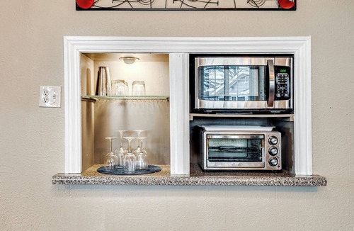 Mountain Island House | Lakefront Cottage Charlotte location, near White Water, Belmont, Airport