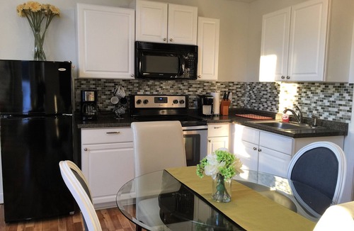 Troutman Cottage | Lakefront Cottage on a Quiet Cove plus Kayaks, Canoe & Pedal Boat