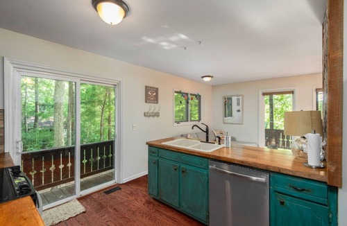 Roxboro Apartment | Lakefront Escape | Dock, Fire Pit, Family friendly