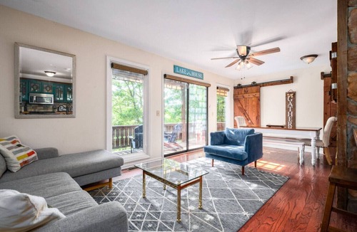 Leasburg House | Lakefront Getaway, Private Dock, Porch, and Fishing!