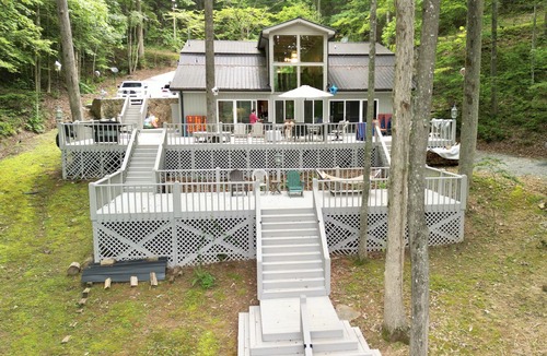 Unaka Cabin | Lakefront Hidden Cove Cabin