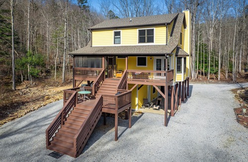 Nebo House | Lakefront home w/direct cove access, kayaks, pavilion, fire pit, & private creek
