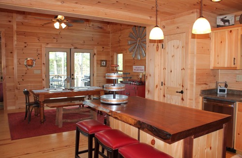 Valdese Cabin | Lakefront Log Cabin with private dock on Lake Rhodhiss with Kayaks & Paddleboard