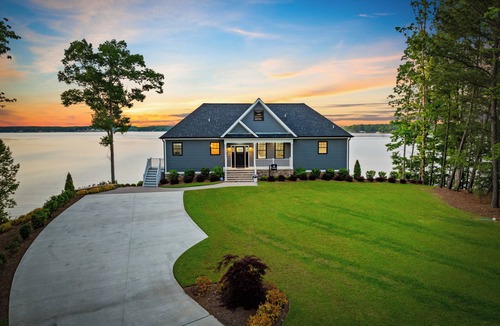 Littleton House | Lakefront Luxe Arcade Dock Hot Tub