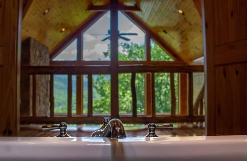 Butler Cabin | Lakefront Mountain Retreat on Watauga Lake