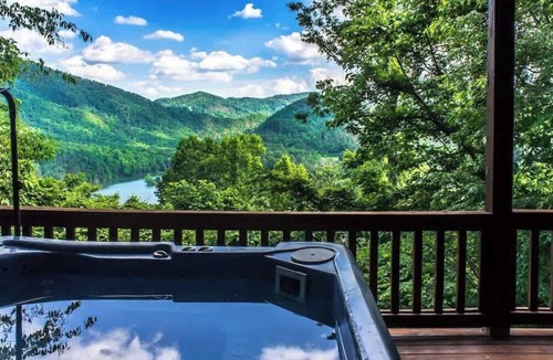 Butler Cabin | Lakefront Mountain Retreat on Watauga Lake