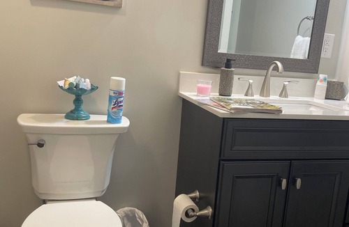 Myrick Estates House | Lakefront - private suite- Private entrance to one bedroom with private bath